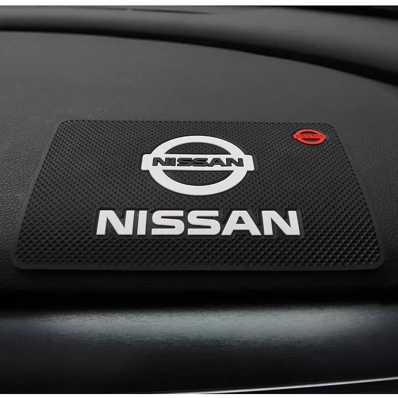 Auto-Schlupfmatte für Nissan