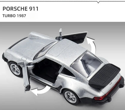 Porsche 911 Turbo 1/36 in miniatura in scala