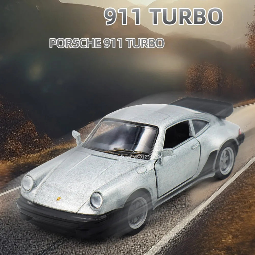 Porsche 911 Turbo 1/36 in miniatura in scala