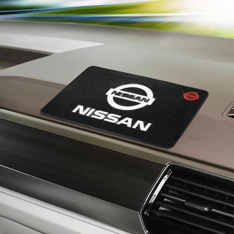 Auto-Schlupfmatte für Nissan