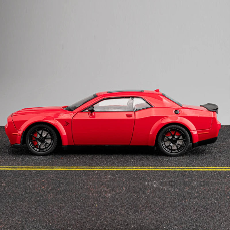 1:24 Dodge Challenger Hellcat Redeye Auto in lega 