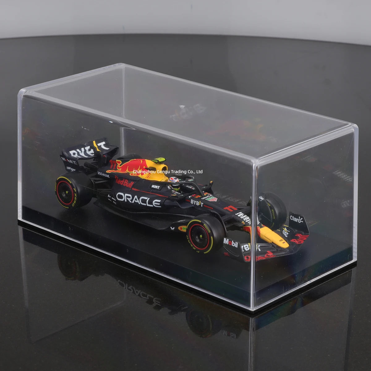 Red Bull F1 Racing RB19 in miniatura