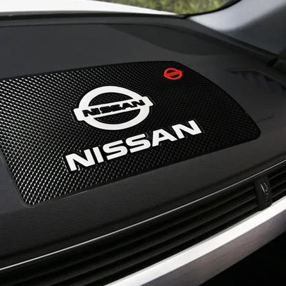 Auto-Schlupfmatte für Nissan